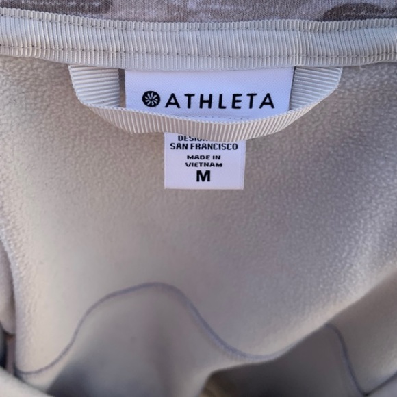 Athleta Triumph Hoodie. Gray camo zip up jacket. Size Medium. - Picture 9 of 9